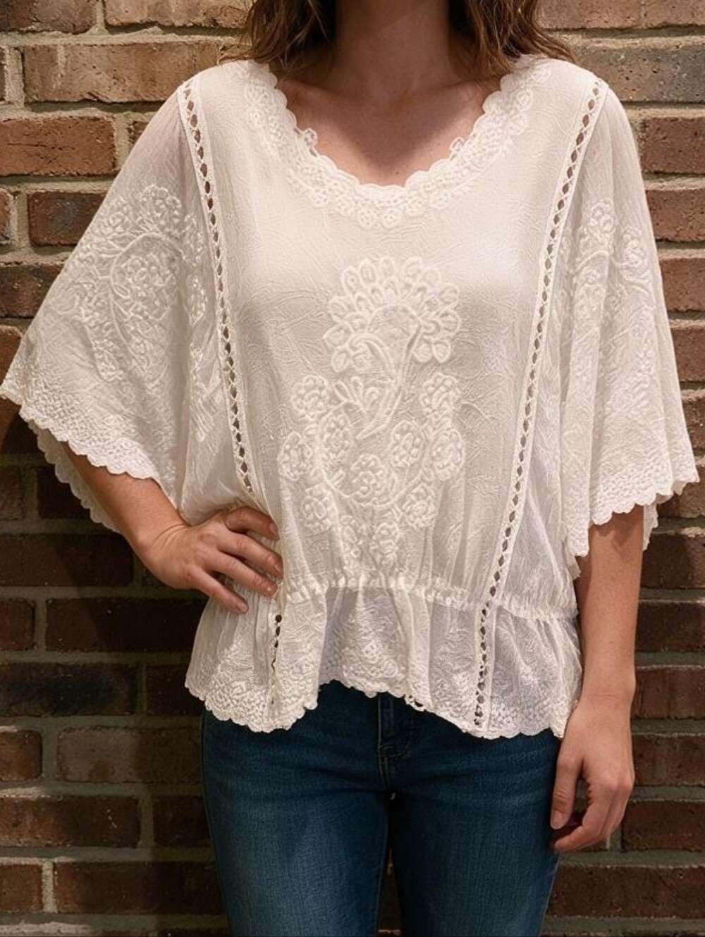 Umgee White Embroidered Peplum Top Size Medium NWT